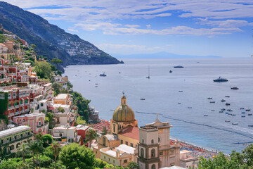 Fototapeta na wymiar Amalfi coast (Costiera Amalfitana): panoramic view of Positano town in Italy (Campania).