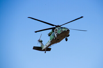 Fototapeta na wymiar Helicóptero 2