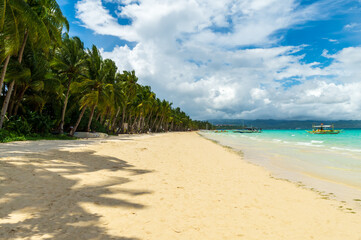 Ongerept wit strand in Boracay Island, Filippijnen. Reizen en natuur.