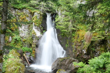 Fototapeta premium Cascade du Lagnon, col de Prat de Bouc, Cantal, Auvergne