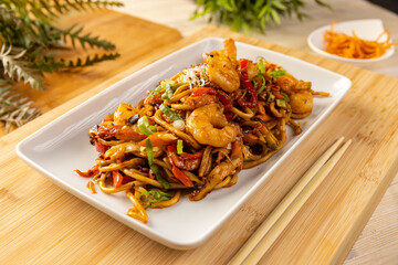 Noodles stir fry with shrimp and vegetables