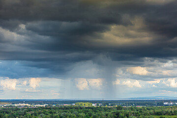 Obraz na płótnie Canvas Image of a shower cloud with rain veil
