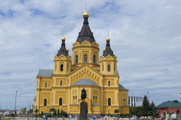 Fototapeta na wymiar Nizhny Novgorod, Russia, st. Arrow 3a. 05.08.2021. Temple of Alexander Nevsky. Cathedral of the Holy Blessed Prince Alexander