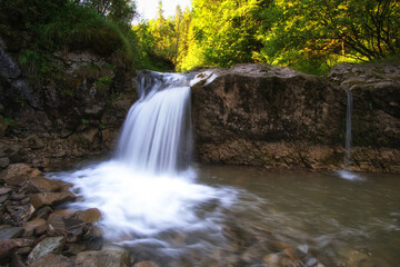 Fototapeta na wymiar Wodospad w rezerwacie Biała Woda