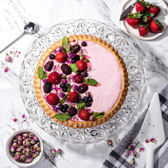 cheesecake with berries