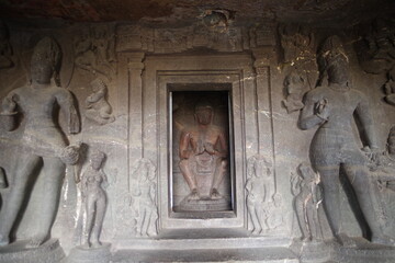 インド　アウランガーバード石窟寺院群