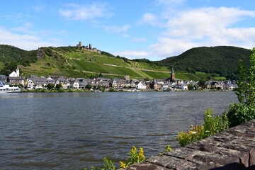 Blick auf Alken an der Mosel