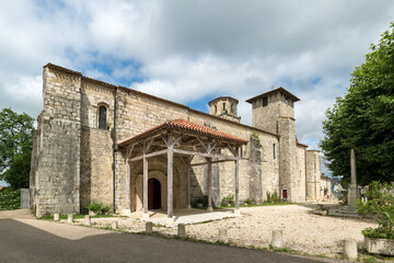 Fototapeta na wymiar Médoc (Gironde, France): l'abbaye de Vertheuil