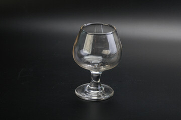 Empty glass for vine or water
