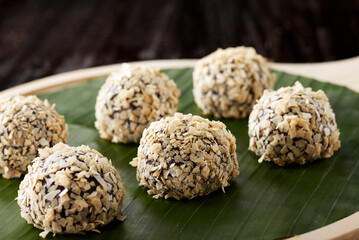 Delicious Chinese desserts, sesame and glutinous rice dumplings