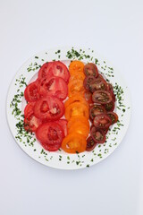 Bunter Tomatensalat. Tomatensalat Trikolore.