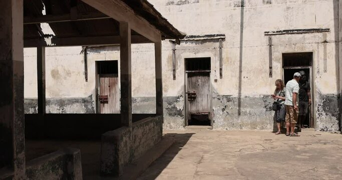 James Fort slave castle Jamestown Accra Ghana cells sales block. Historical Fort James built by the Royal African Company of England as trading post for both gold and slaves in 1673 near Accra, Ghana.