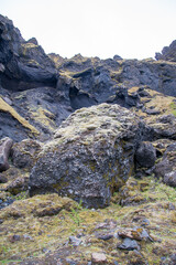 Wanderung in der Thorsmörk und Godaland im Süden von Island über Felsen und durch Schluchten mit...