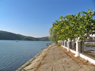 Fototapeta premium view of the lake