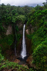 Fototapeta premium Bajos del Toro waterfall