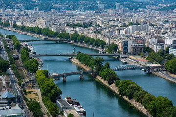 Fototapeta premium Aerial View of Paris Pond