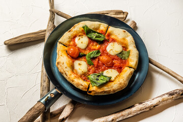 ミックスピザ　Italian delicious food mixture pizza