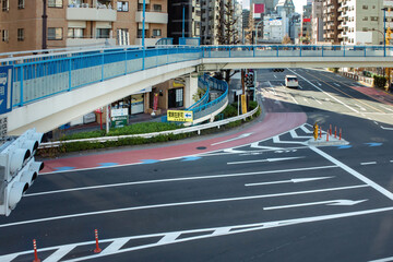 明治通りと駒沢通りの渋谷橋にある常時左折可の交差点