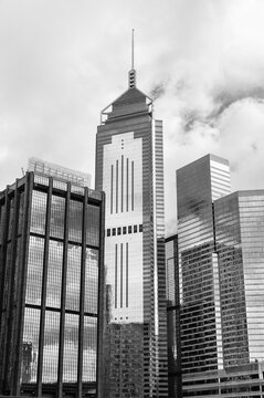 Skyscraper in downtown district of Hong Kong city © leeyiutung