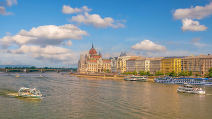 Obraz premium Budapest city skyline, cityscape of Hungary at sunset