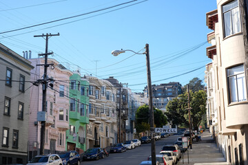 Fototapeta na wymiar Calle empinada de San Francisco