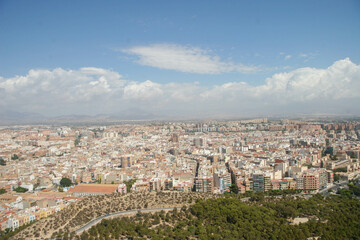 Fototapeta na wymiar Ciudad de Alicante vista desde las murallas defensivas medievales del Castillo de Santa Barbara.