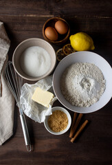 vista superior de ingredientes para preparar receta de repostería