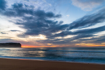 Obraz premium A winters sunrise at the seaside