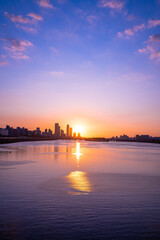 Fototapeta na wymiar the sunset of the Han River in Seoul