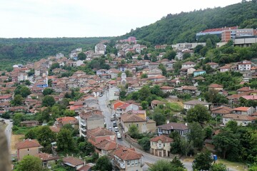 Fototapeta na wymiar View of the city of Veliko Tarnovo (Bulgaria) from a height