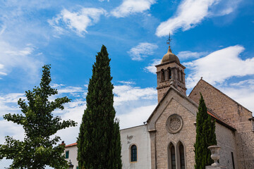 クロアチア　シベニクの旧市街の聖サンフランシスコ教会
