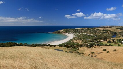 Fototapeta na wymiar headland and beach on kangaroo island