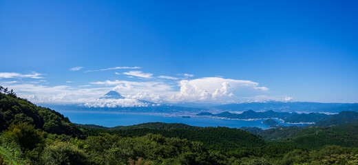 【静岡県伊豆半島】夏のだるま山高原レストハウスからの眺望【パノラマ】