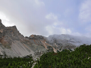 scenico panorama estivo delle Dolomiti in Val Badia