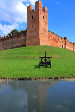 castello di castelfranco veneto, italia, castle of castelfranco veneto, italy 