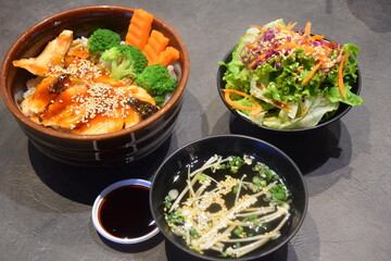 Grilled Salmon with Teriyaki Sauce and salad