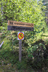 Direction sign along Kramstaleden in Järvsö