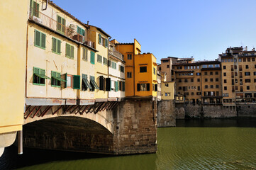 Fototapeta na wymiar Ponte Vecchio. View from the river Arno bank. Florence, Italy.