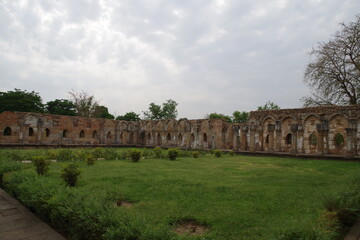Fototapeta na wymiar インド　世界遺産チャンパネール・パーヴァガドゥ遺跡公園のジャミマスジド