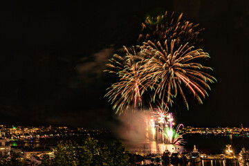 Feu d'artifice de Pyragric lors du festival pyrotechnique de Cannes