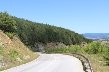 road to the mountains