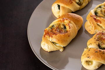 Baked snacks ​​ - endive with cheese