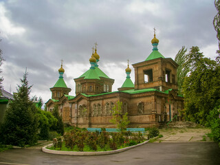 Fototapeta na wymiar Holy Trinity Cathedral in Karakol, Kyrgyzstan