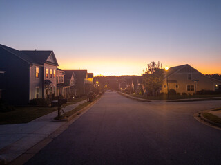 Obraz premium sunset over neighborhood