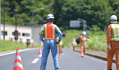 国道工事の現場監督
