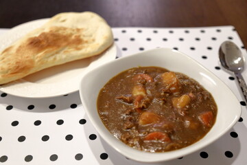 カレーとナン③