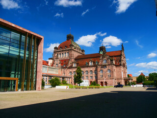 Nürnberg, Deutschland: Das Opernhaus im Sommer