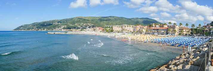 The beautiful beach of Andora in Liguria - obrazy, fototapety, plakaty