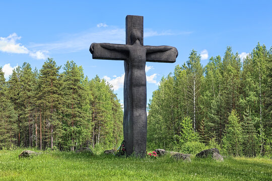 Cross of Sorrow dedicated to the soldiers who perished in the Winter War of 1939-1940 when the Soviet Union attacked Finland. The memorial was unveiled on June 27, 2000.