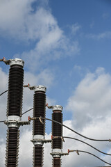 électricité tension volt watt fil cable ampere coupure